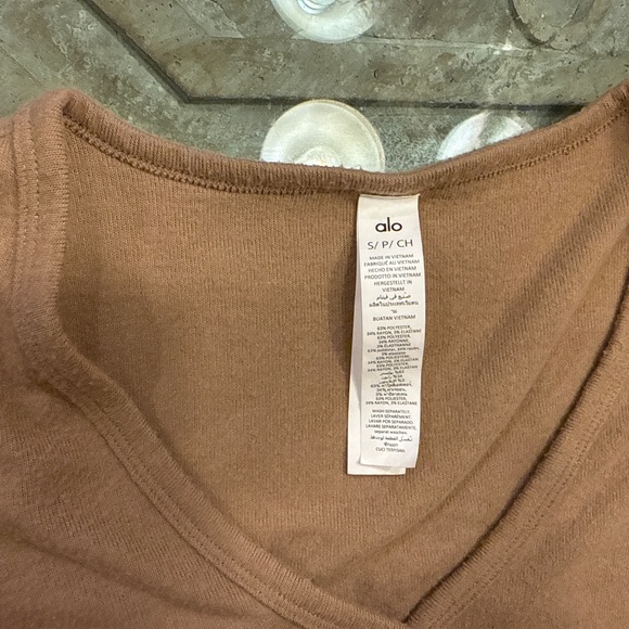 Alo yoga Alolux Cropped Me Time Cardigan and Alolux high waist me time short set - Picture 12 of 15